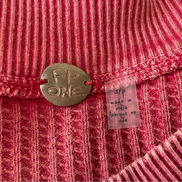 FREE PEOPLE INTERLAKEN RED WAFFLE BOHO LONG SLEEVE TOP - Size Small - Picture 10 of 11